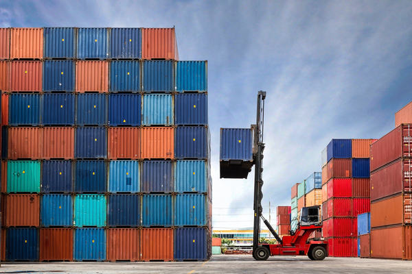 WorkSafeBC warns against using shipping containers for other purposes

​