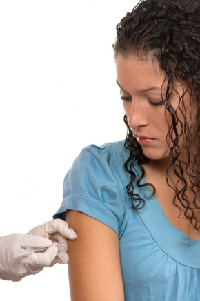 Workplace flu shot clinics eliminate inconvenience for workers, health experts say