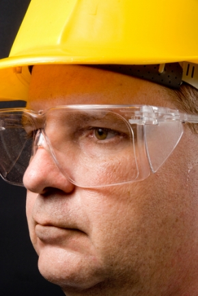 Top tips for developing workplace eye safety program