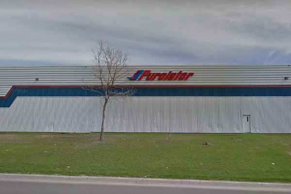 Workers reject final offer from Purolator in Quebec
