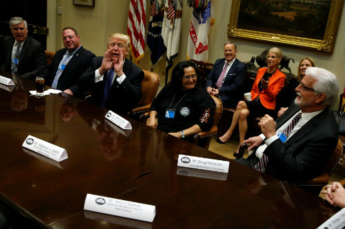 Trump meets with leaders of building, sheet metal unions