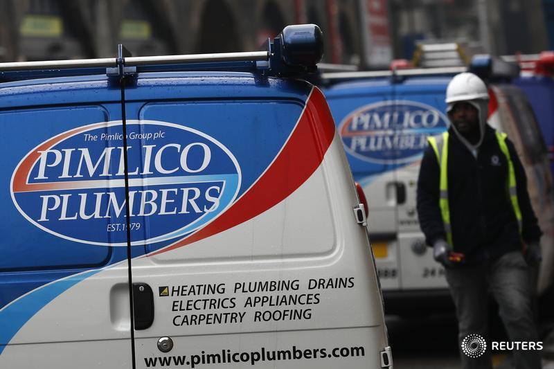 U.K. court backs plumber in new challenge to ‘gig’ economy