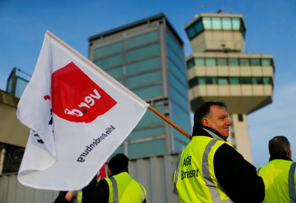 Berlin airport unions agrees to 3-year deal to end strikes
