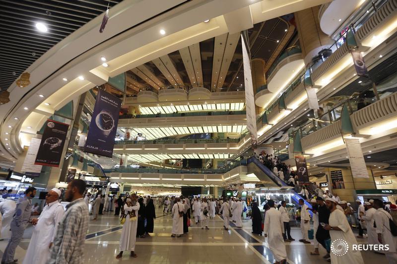Saudi Arabia to limit shopping mall jobs to own nationals