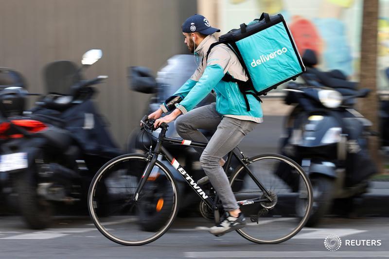 U.K.'s Deliveroo scraps contract ban on riders seeking workers' rights