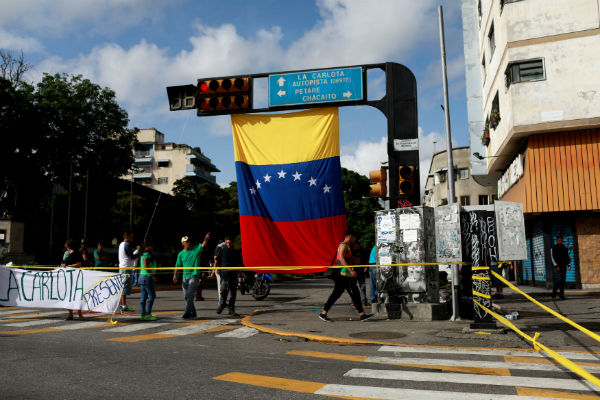 Anti-Maduro strike paralyzes swathes of Venezuela