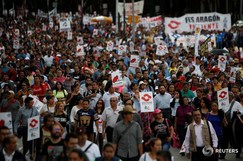 Thousands of Mexicans march to scrap NAFTA, as government fights to save it