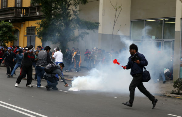 Teachers in Peru return to class as strike winds down