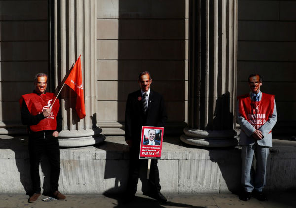 Bank of England reaches deal with union to end pay dispute