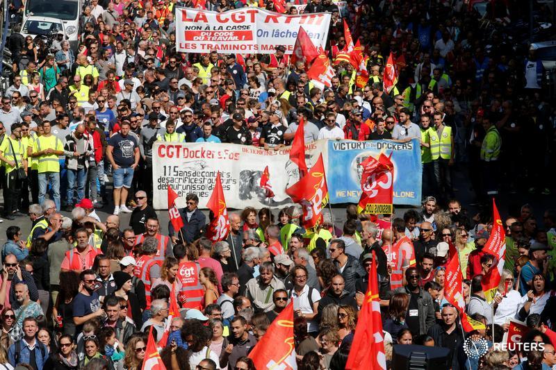 Hardliners to protest French labour reform after Macron chides ‘slackers’