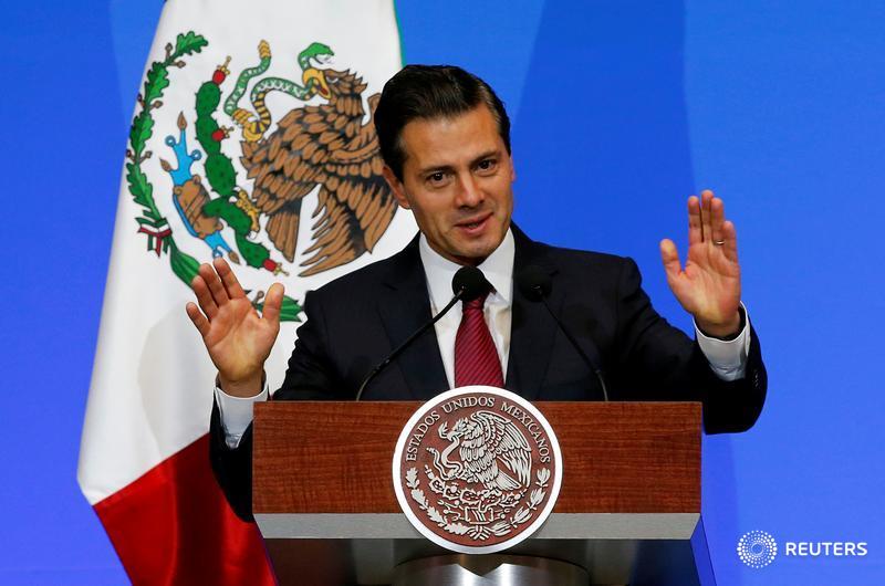 As NAFTA talks stall, Mexico raises minimum wage to $6 per day