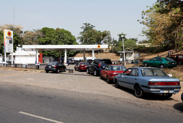 Nigerian oil union suspends nationwide strike