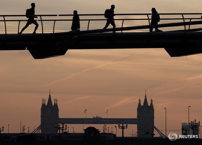 U.K. employers keep hiring but see Brexit risks ahead: Survey