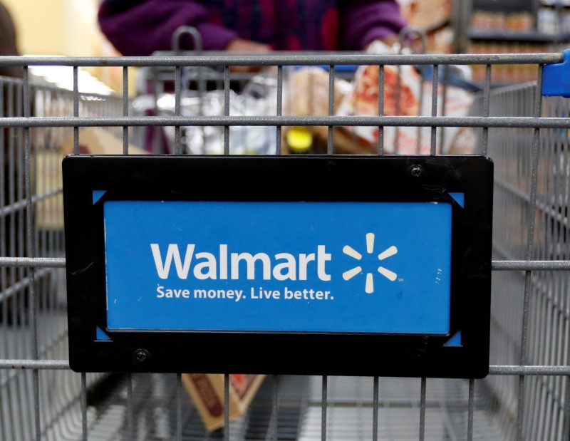 Walmart raises minimum wage to $11 in wake of U.S. tax law