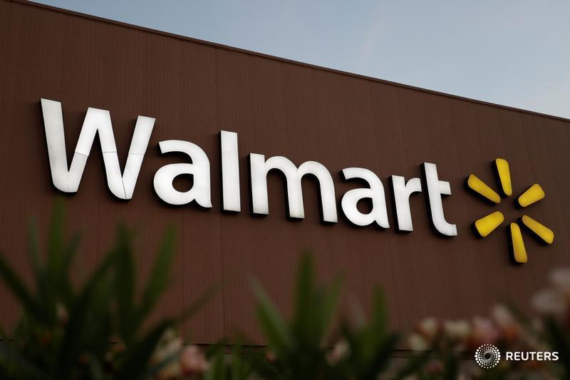 Former Walmart executive awarded $750,000