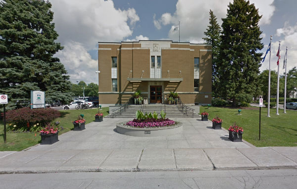 New collective agreement signed for Mount Royal, Que., municipal workers
