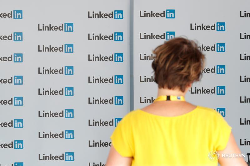Dealing with ‘LinkedIn envy’