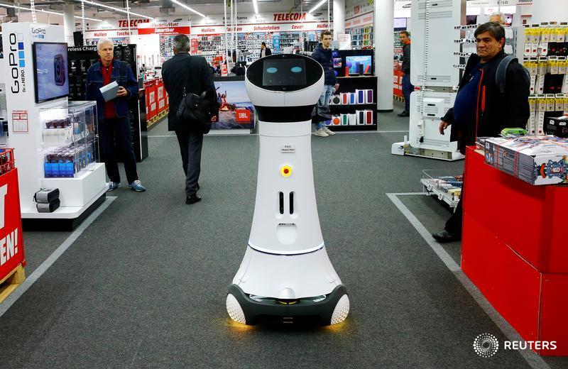 Robots will replace humans in retail, says China e-commerce exec
