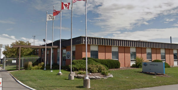 Workers at Dana Canada in Cambridge, Ont., sign new agreement