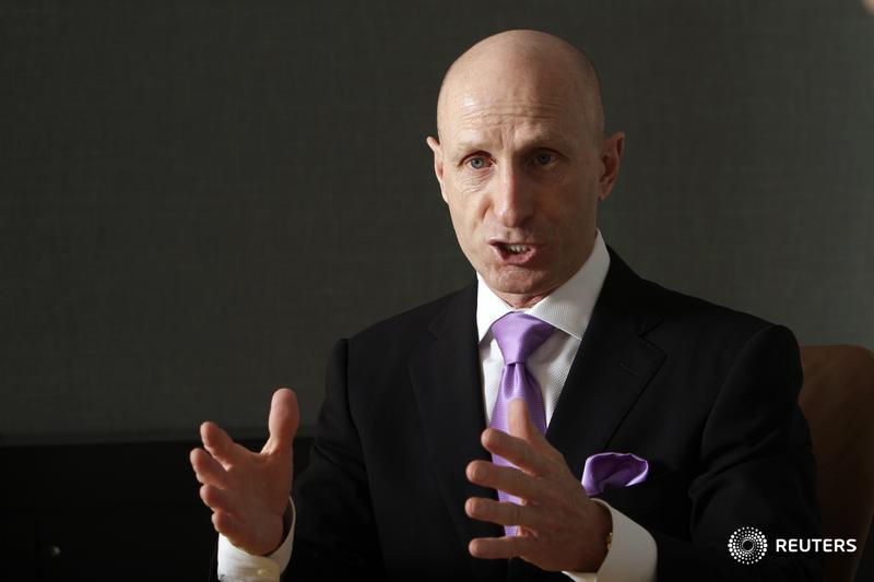 Under pressure from Ford, Hydro One CEO forgoes severance pay in retirement
