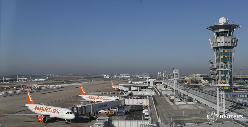 Four airlines submit complaint against France over strikes