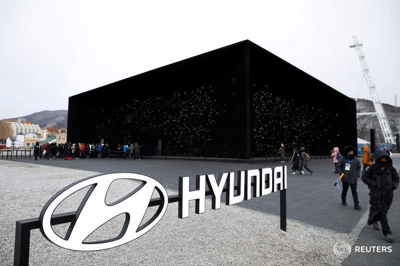 Empty shipyard, suicides as 'Hyundai Town' grapples with grim future