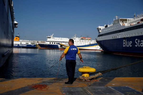 Greek seamen end strike after reaching deal on wage increase
