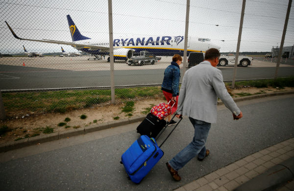 Striking Ryanair crews ground flights in Germany