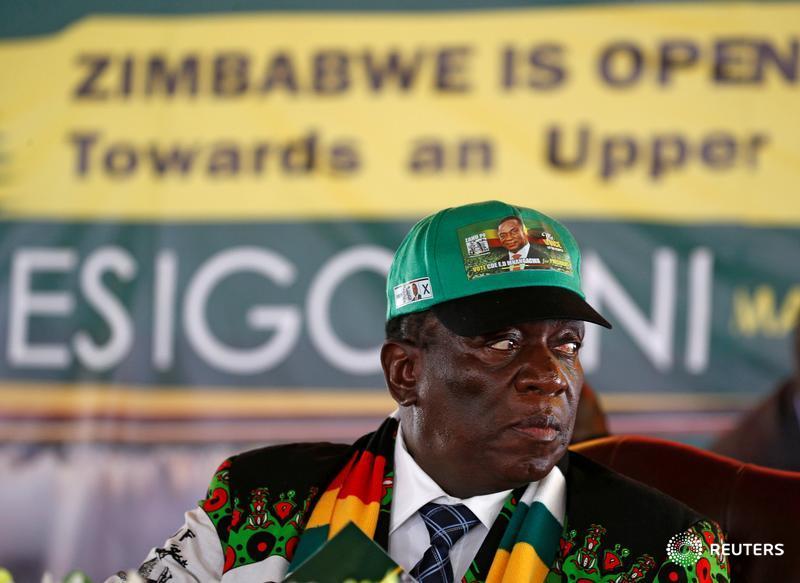Zimbabwe lays off more than 3,000 civil servants