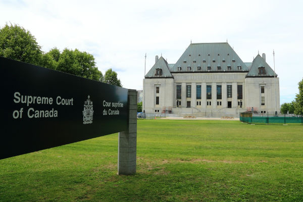 Supreme Court of Canada clarifies contractor vs. employee classification in Quebec franchisee case