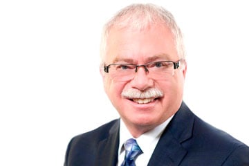 Esteemed Waterloo lawyer to retire after 40-year career