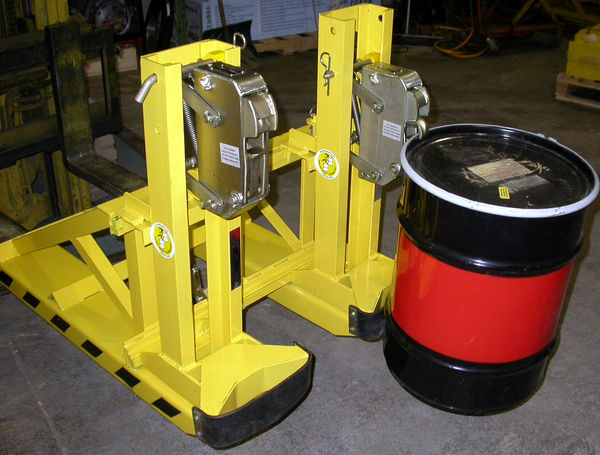 Forklift attachment for drums