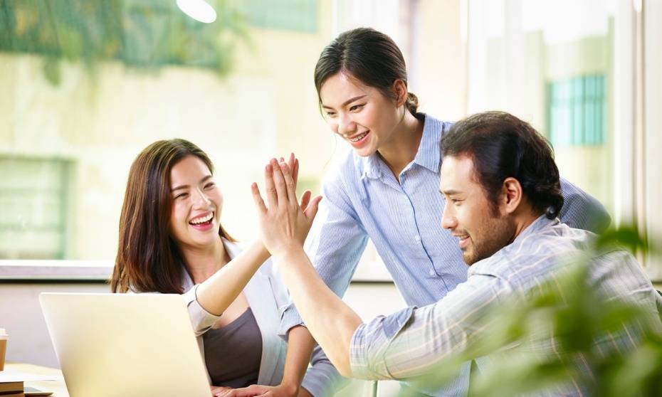 Should contract staff get the same benefits as full-timers?