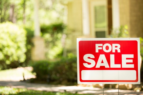Canada's home sales held flat last month – CREA