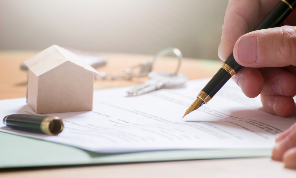Younger Canadians miss more payments as non-mortgage debt climbs past $21,800
