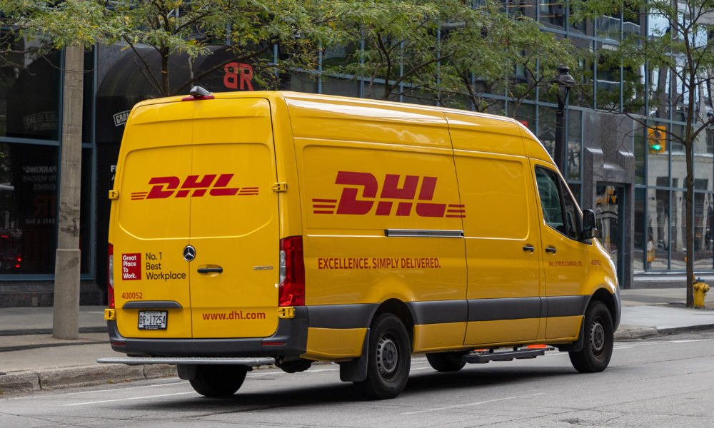 Unifor wins first major test of anti-scab law in DHL deal as CN Tower lockout begins