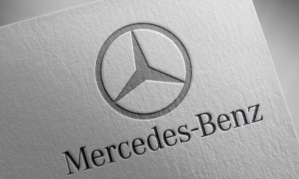 Nissan shares plunge as Mercedes-Benz pension trust exits stake