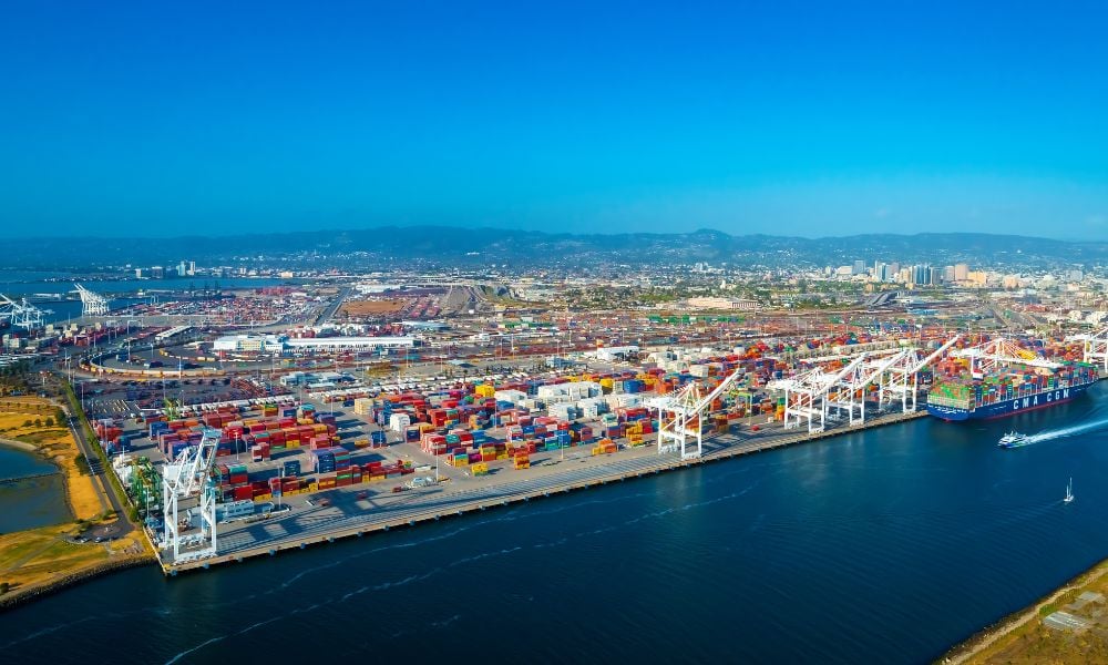 US Dockworkers' tentative deal averts billion-dollar US port shutdown