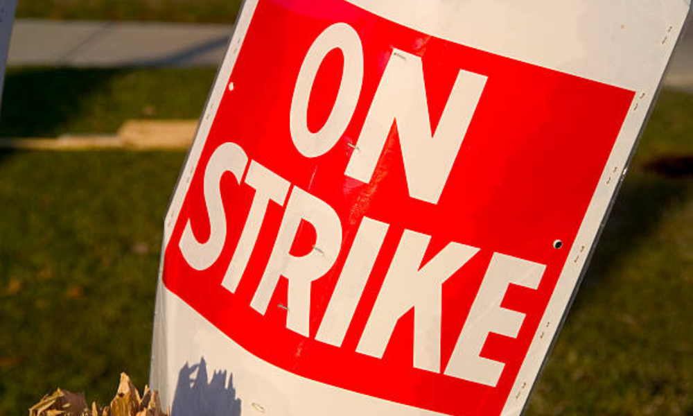 Montreal dockworkers to begin overtime strike as contract talks stall