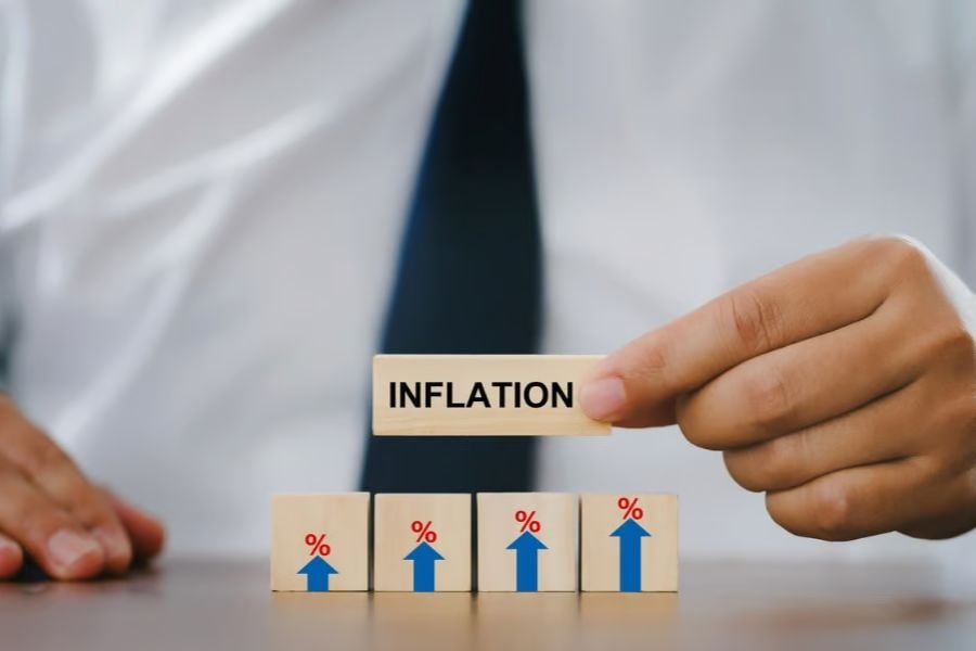 Fed survey reveals slight dip in consumers' inflation expectations