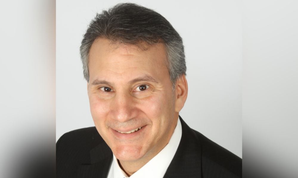 Advisor moves: Cetera swipes $600M advisor from B. Riley 