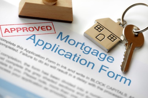 Mortgage applications up again as rates stay low