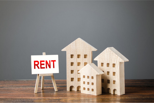 What percentage of Americans are struggling with rent?