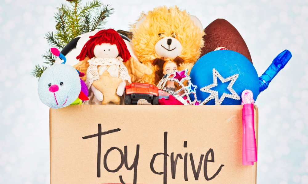 CrossCountry Mortgage donates to annual toy drive in Cleveland