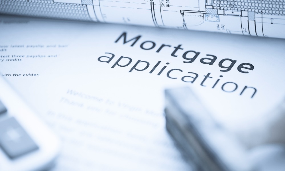 Rising rates send mortgage applications tumbling
