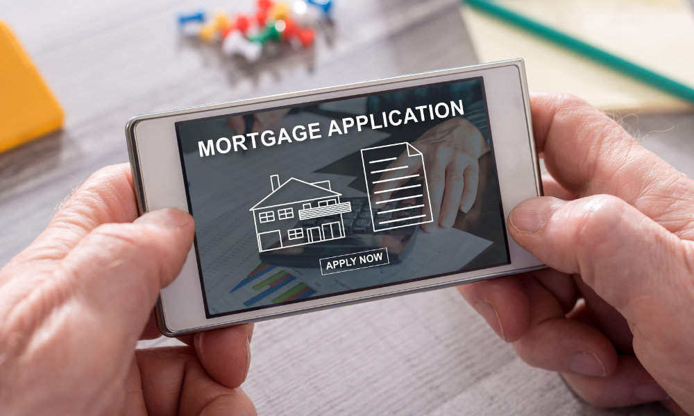 Mortgage applications surge, fueled by refinancing spike