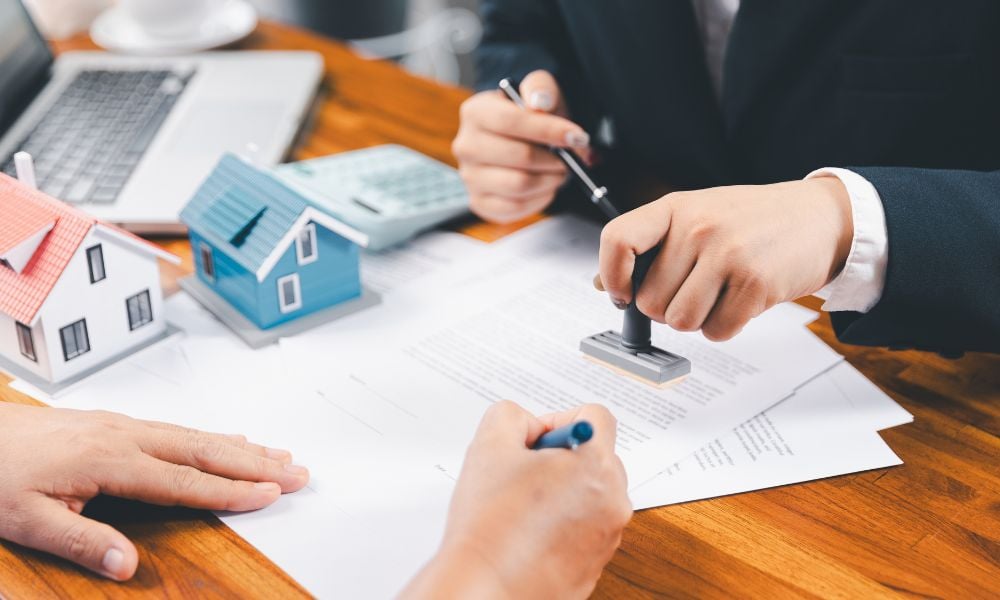 Mortgage applications slide as economic uncertainty stalls homebuyer decisions