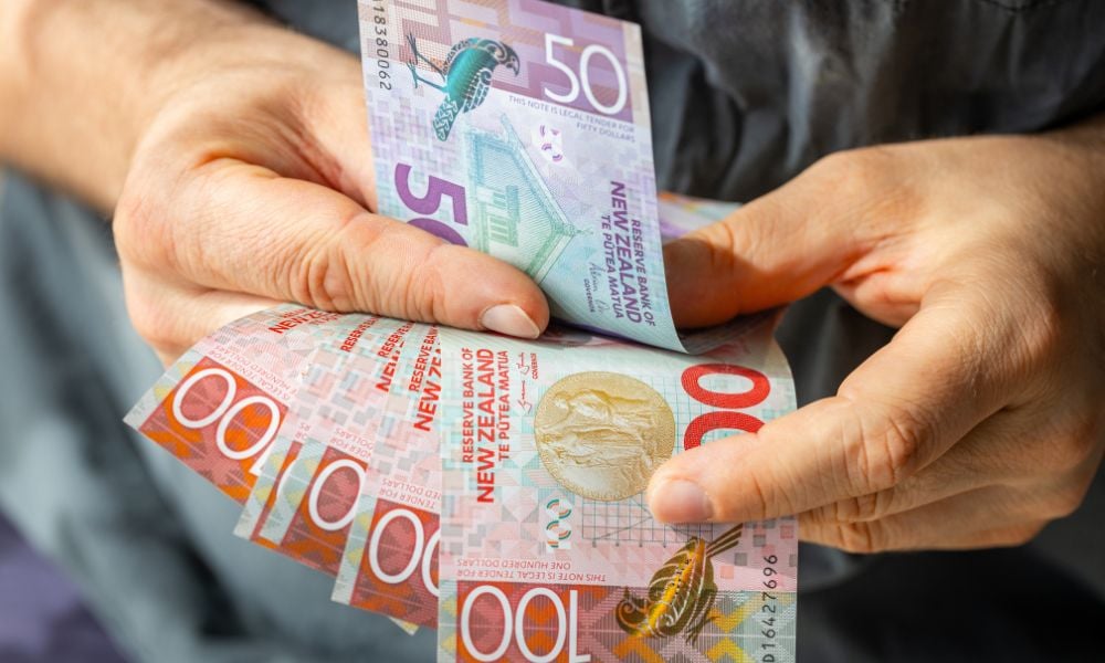How does a mortgage broker get paid in NZ?