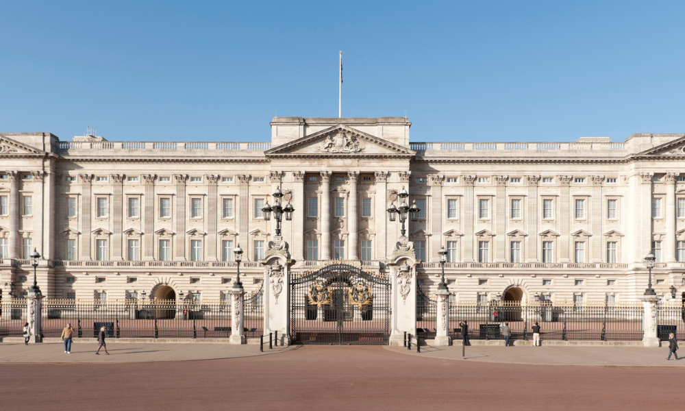 buckingham palace tourism revenue