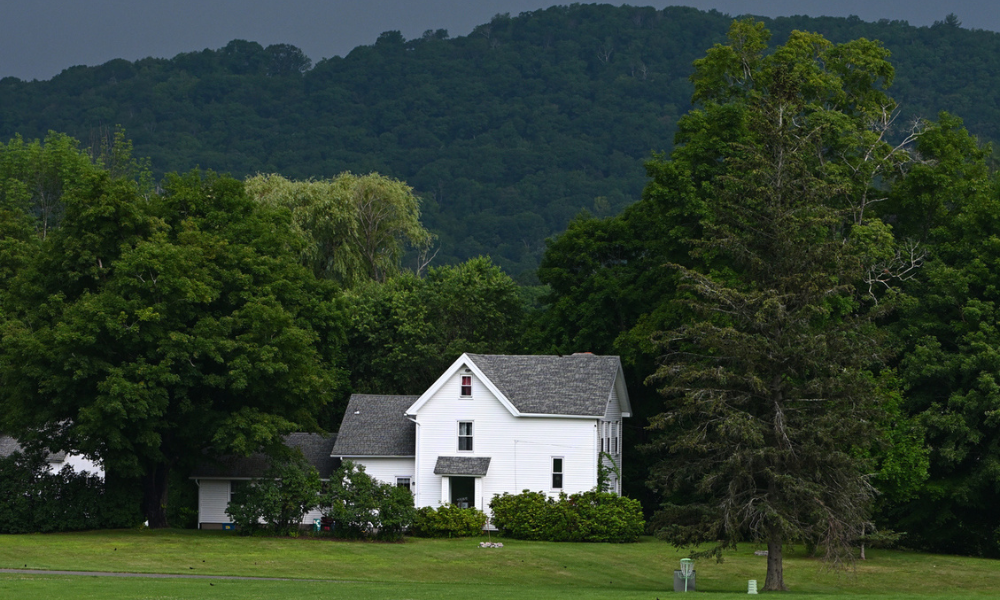 Housing market sentiment falls to all-time low